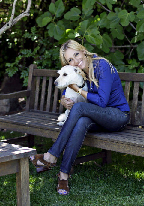 Imagen de Marta Robles y su perro